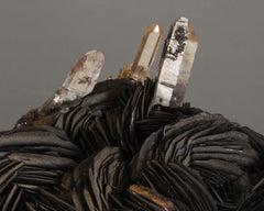 Hematite blades with Quartz