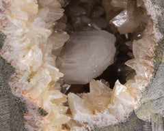 Scolecite with Stilbite on Heulandite