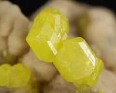 Sulfur on Aragonite