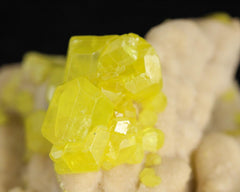 Sulfur on Aragonite