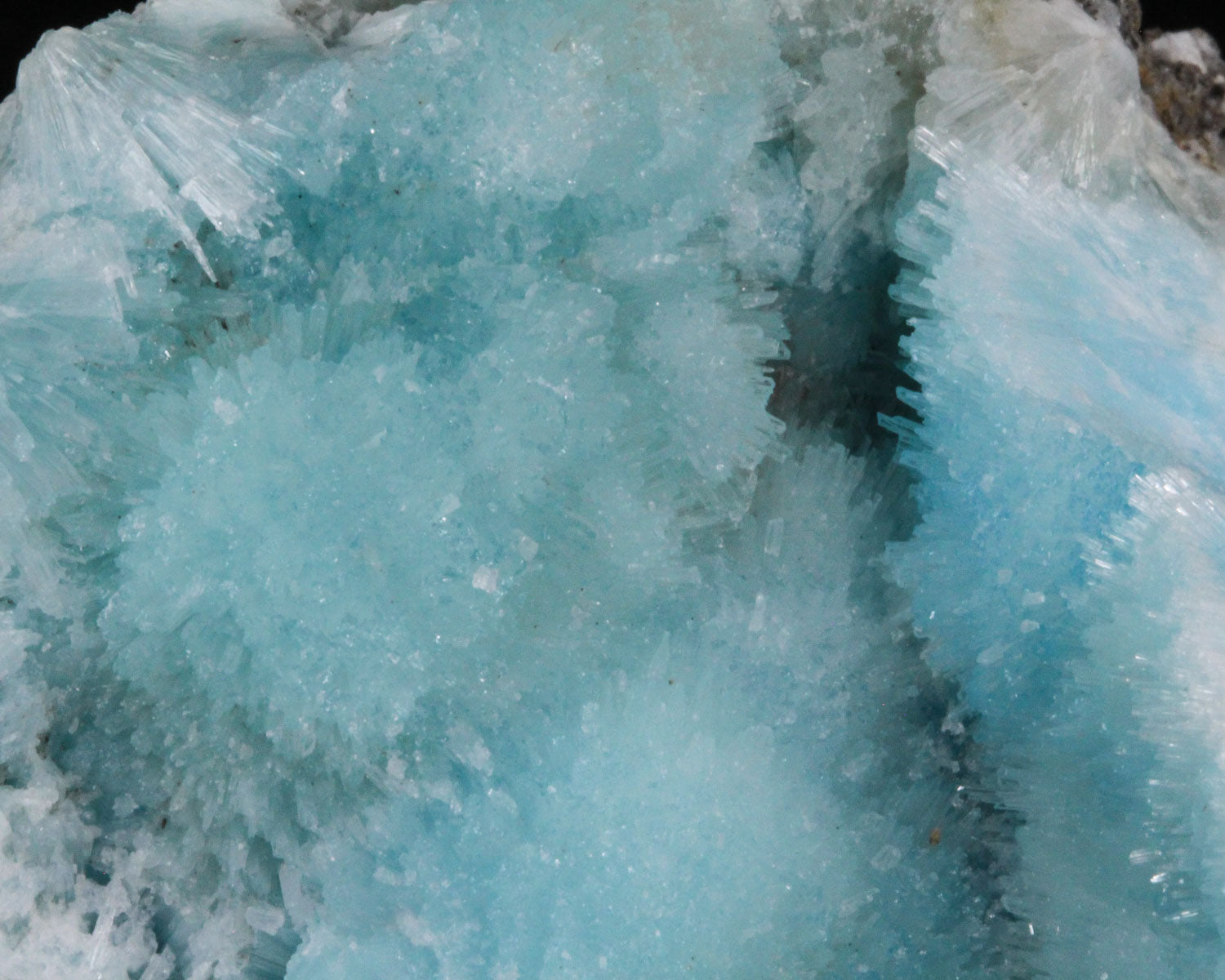 Aragonite, Blue