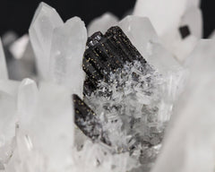 Hubnerite, Quartz and Chalcopyrite