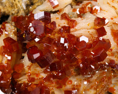 Vanadinite on Barite